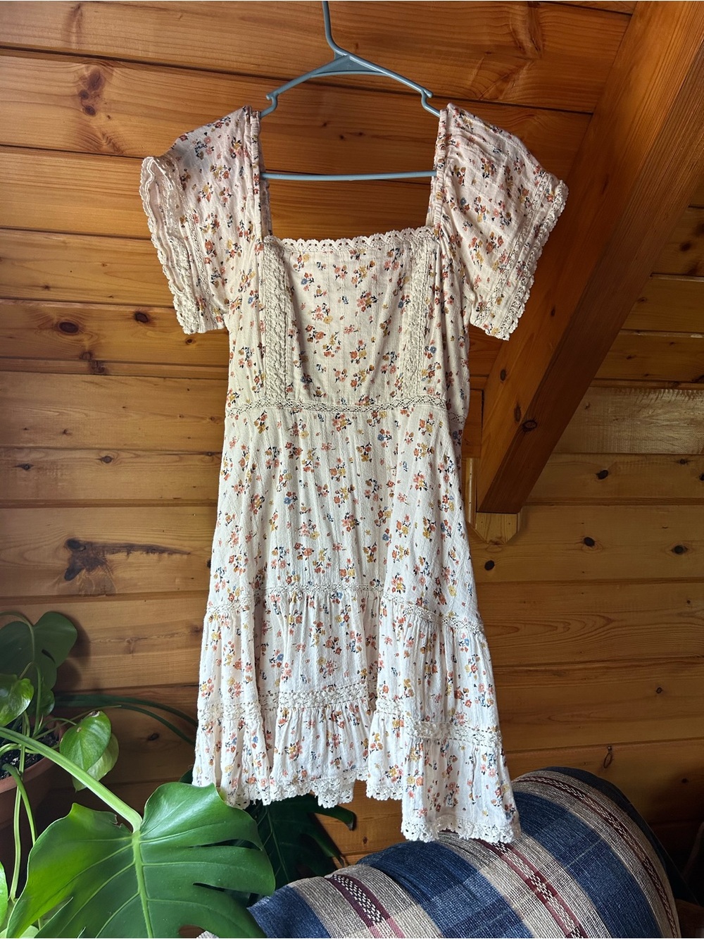American Eagle Outfitters Cream Floral Dress with Floral Accents